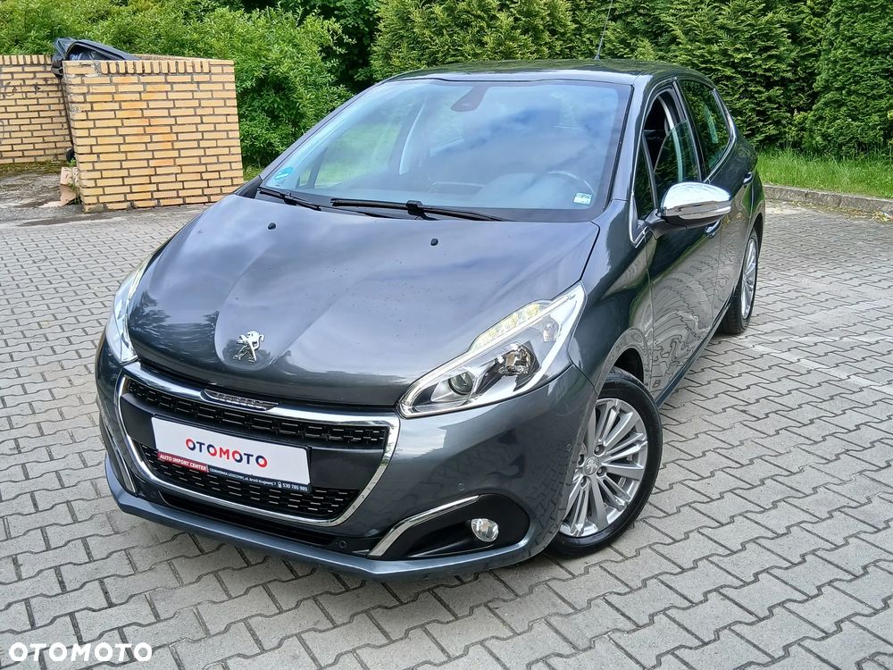 Peugeot 208 - 1