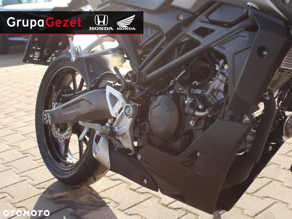 Honda CB - 12