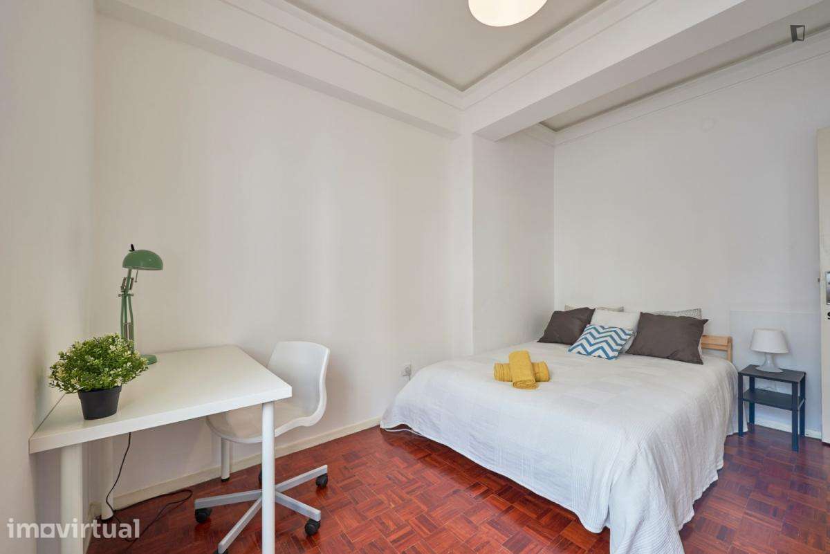 Quarto - localizado em Marquês de Pombal Lisbon - Grande imagem: 5/45