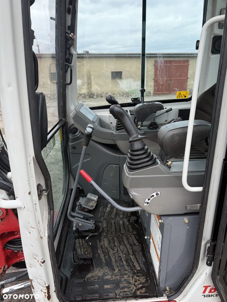 Takeuchi TB225 - 6