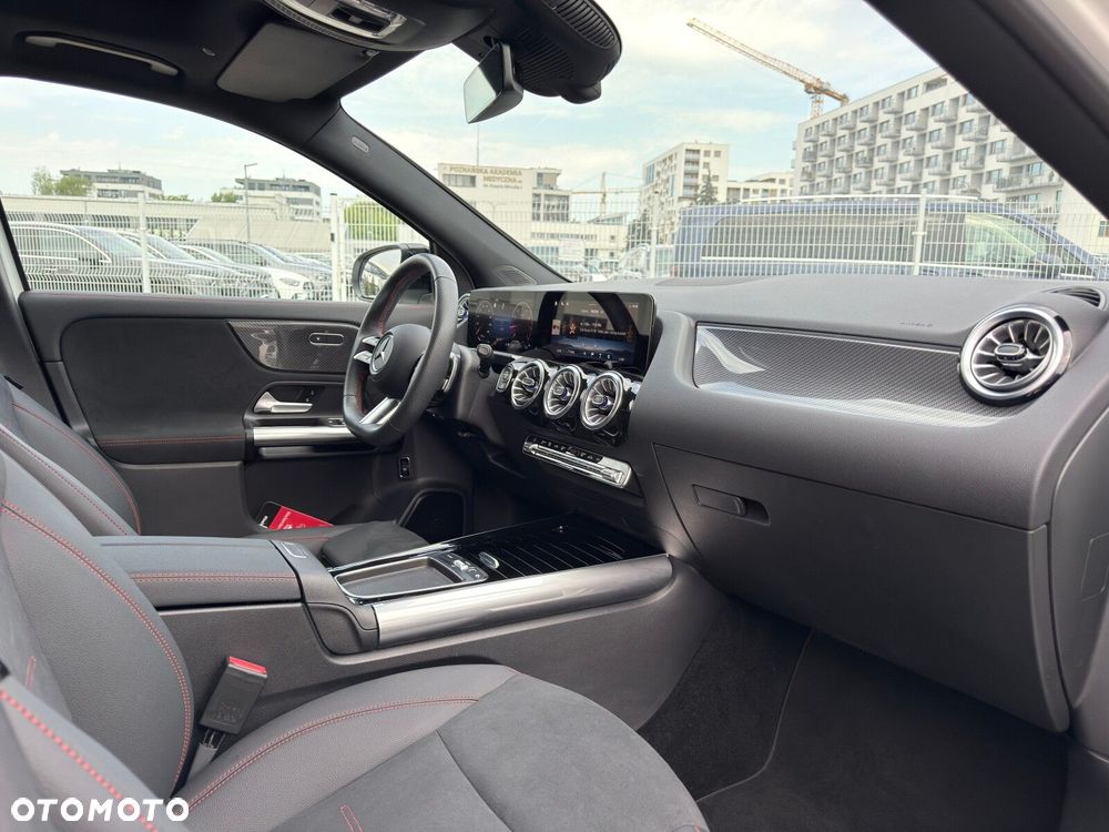 Mercedes-Benz GLA 200 AMG Line - 27