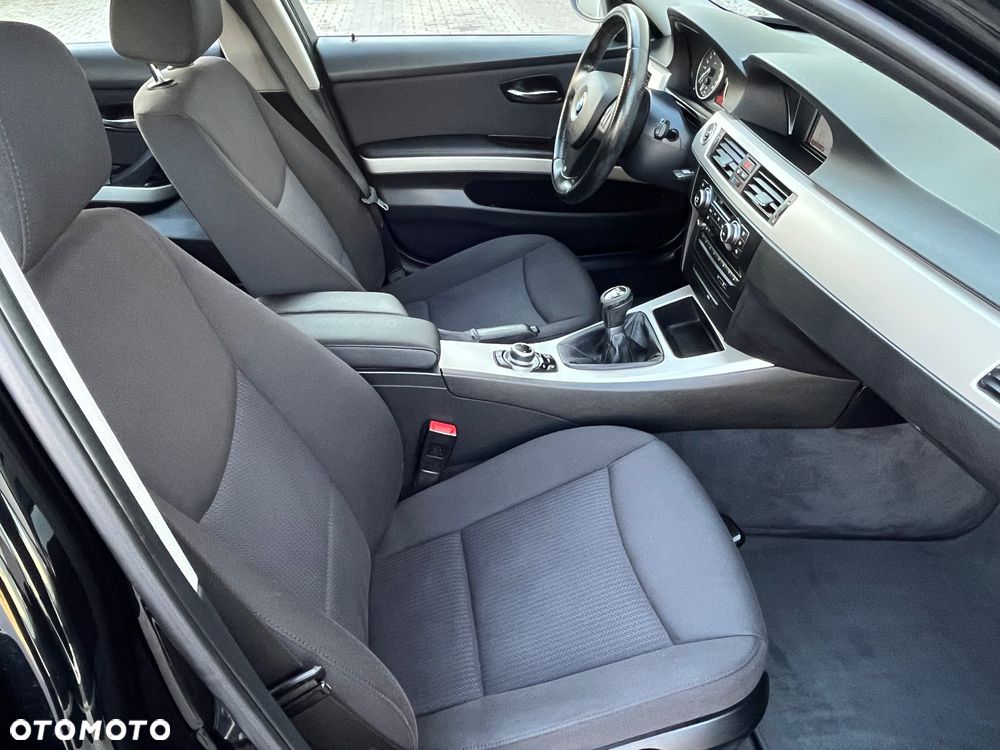 BMW Seria 3 318i Edition Lifestyle - 17