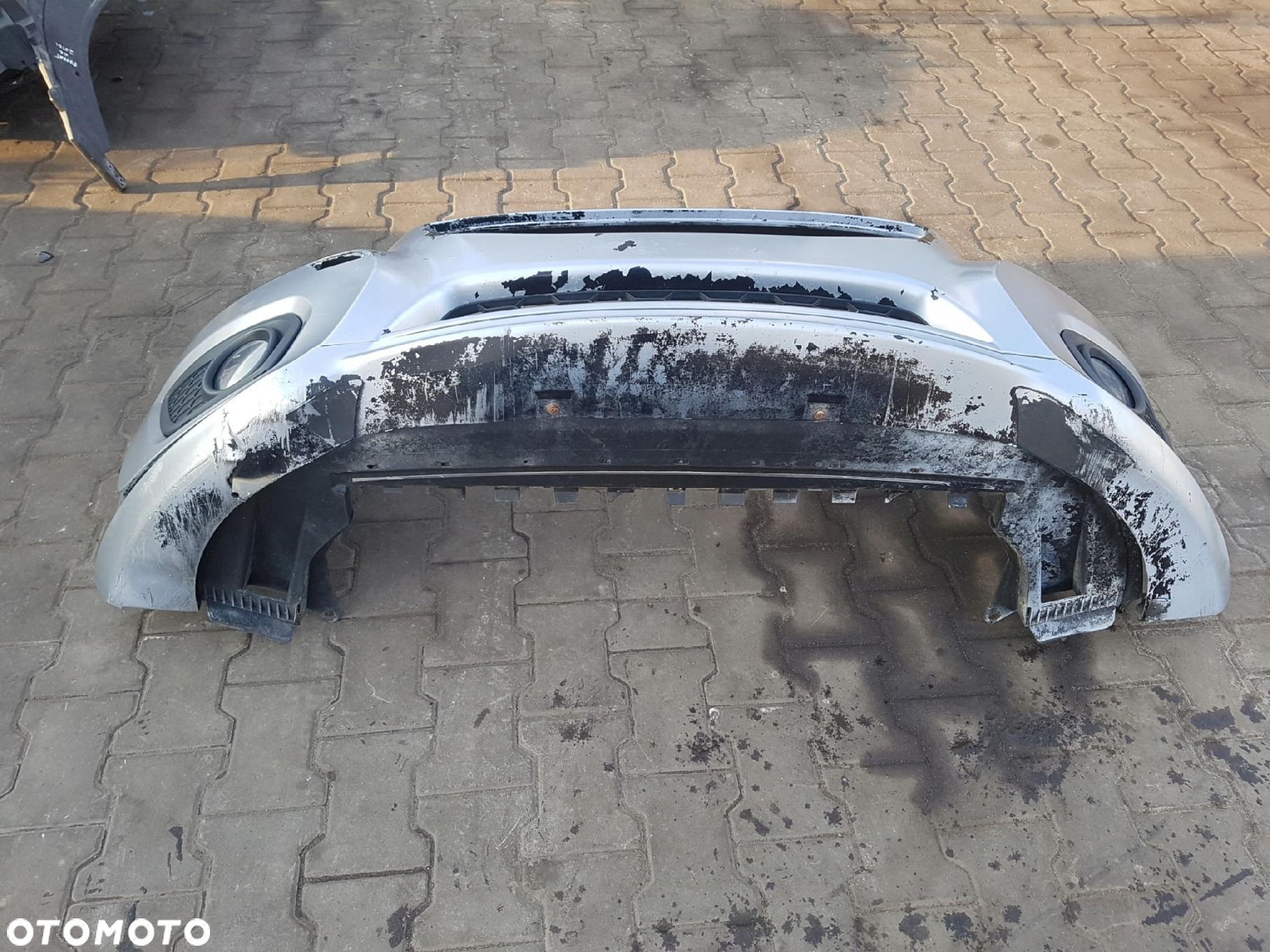 VOLVO C30 LIFT 10-12r ZDERZAK PRZÓD R-DESIGN - 2