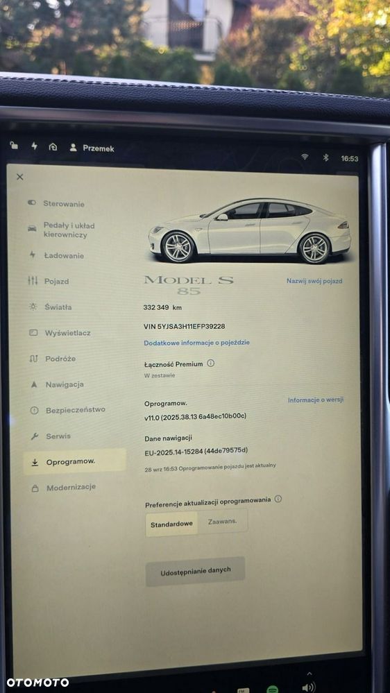Tesla Model S - 22