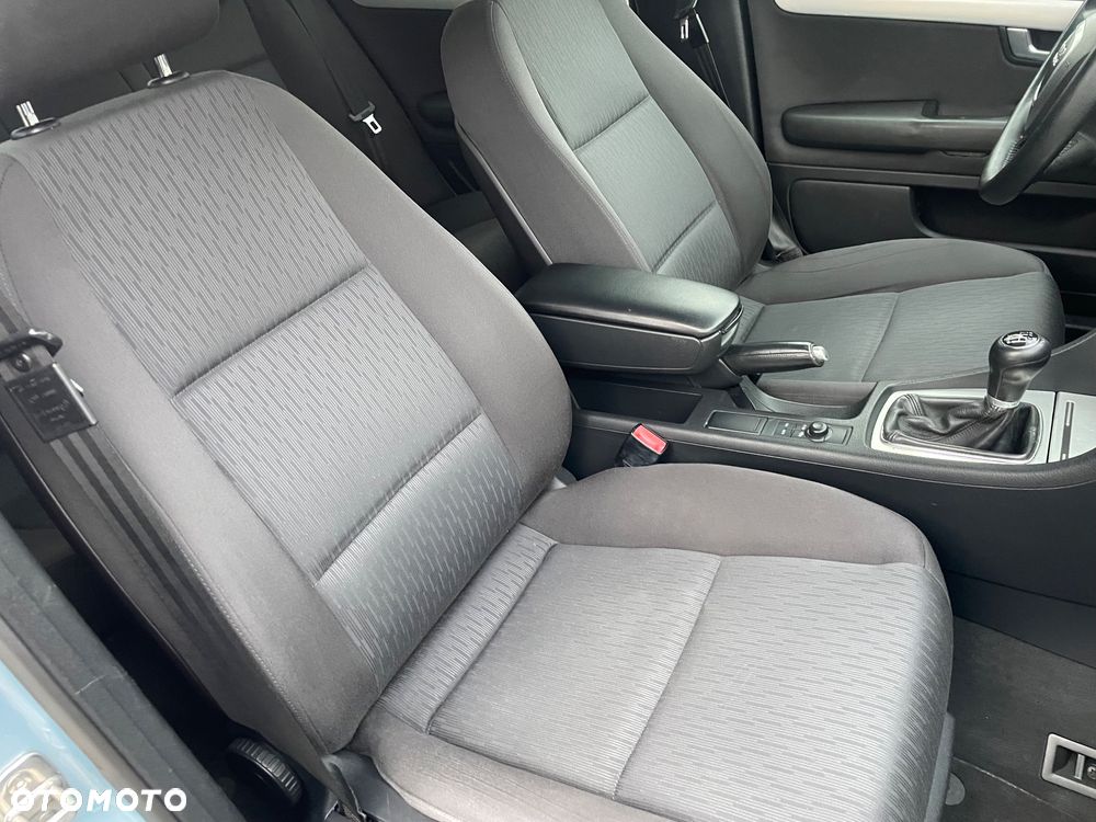 Audi A4 Limousine - 8