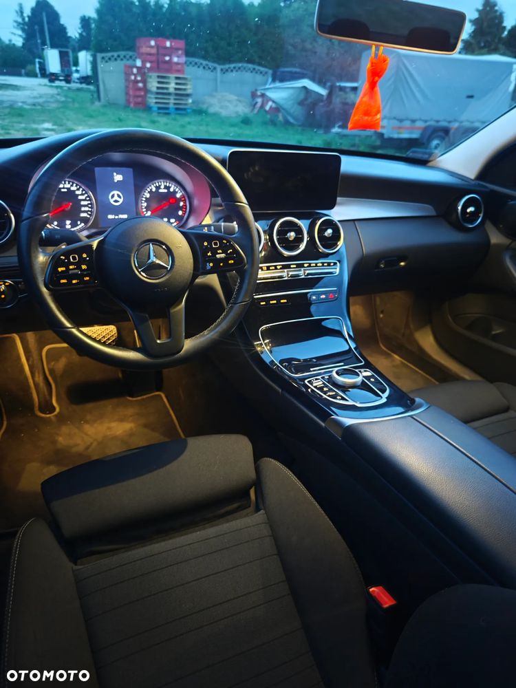 Mercedes-Benz Klasa C 180 9G-TRONIC - 2