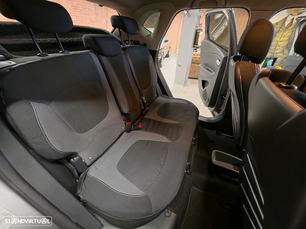 Renault Captur 1.5 dCi Exclusive - 18