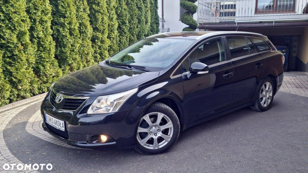 Toyota Avensis - 2