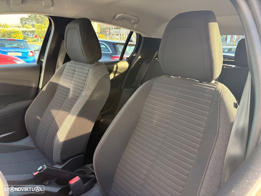 Peugeot 208 1.2 PureTech Active Pack - 21