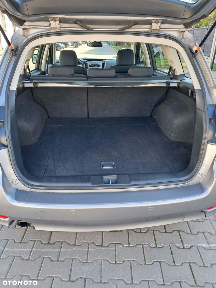 Subaru Legacy - 11