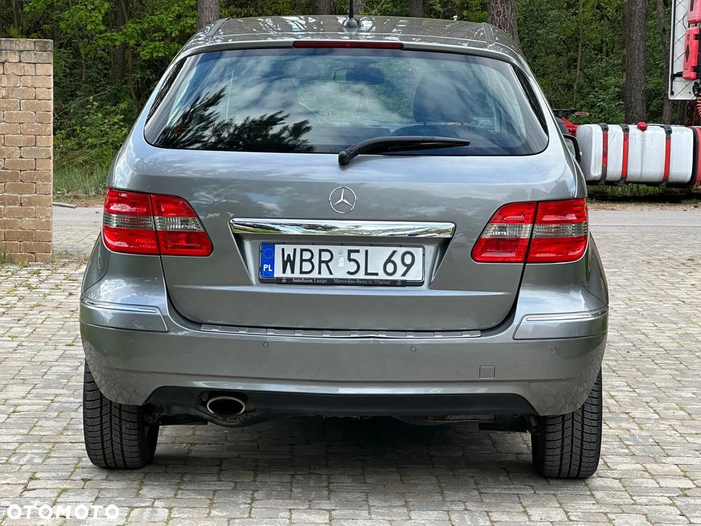 Mercedes-Benz Klasa B 180 BlueEffICIENCY - 14