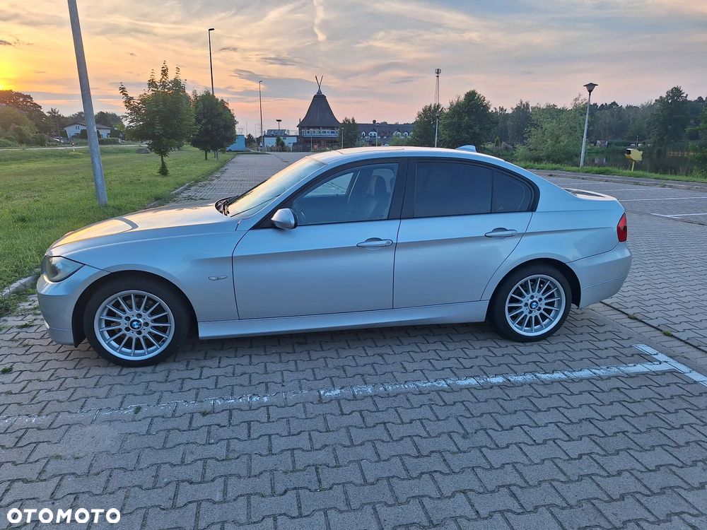 BMW Seria 3 320i - 2