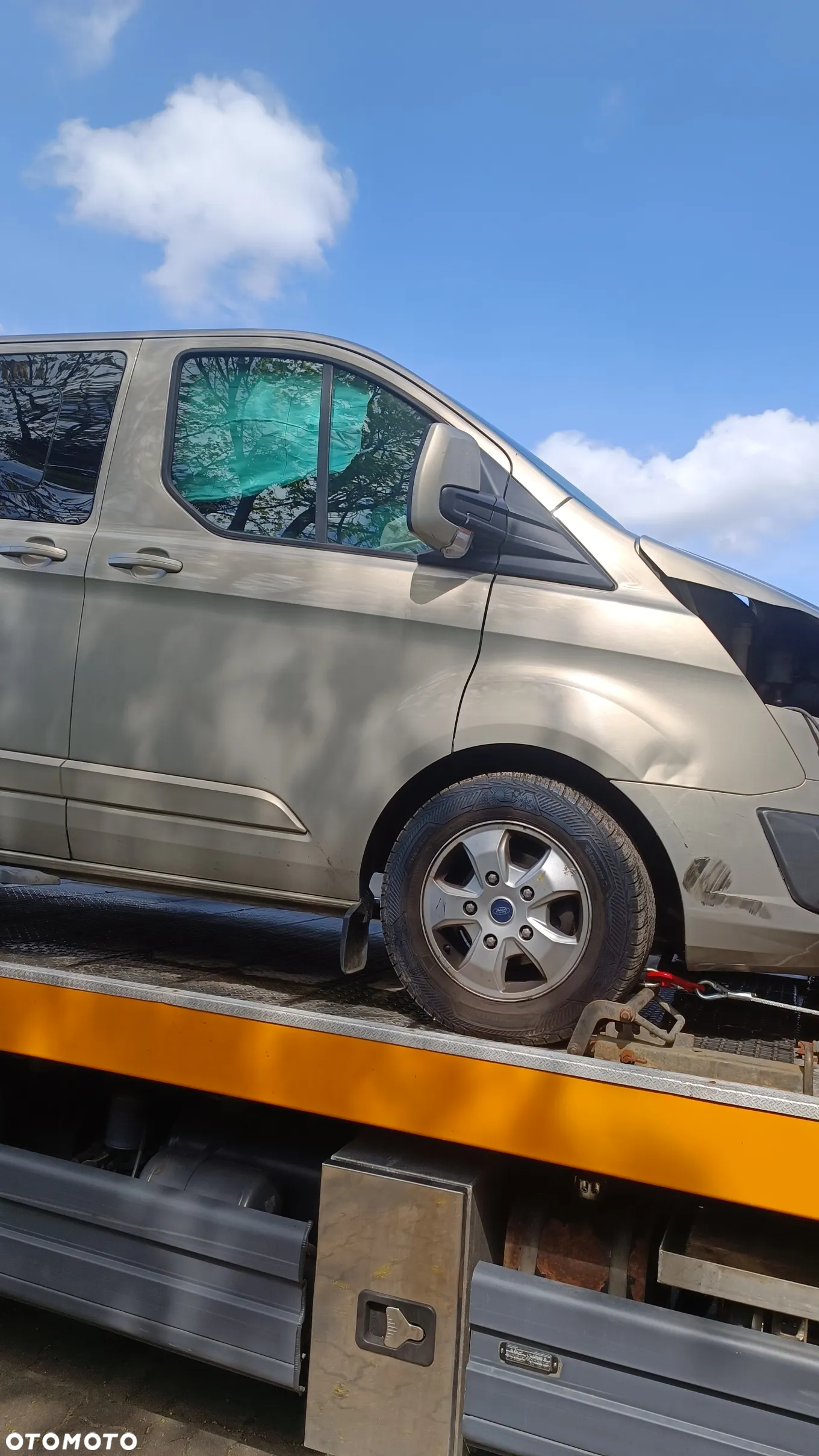 Ford Tourneo Custom - 13