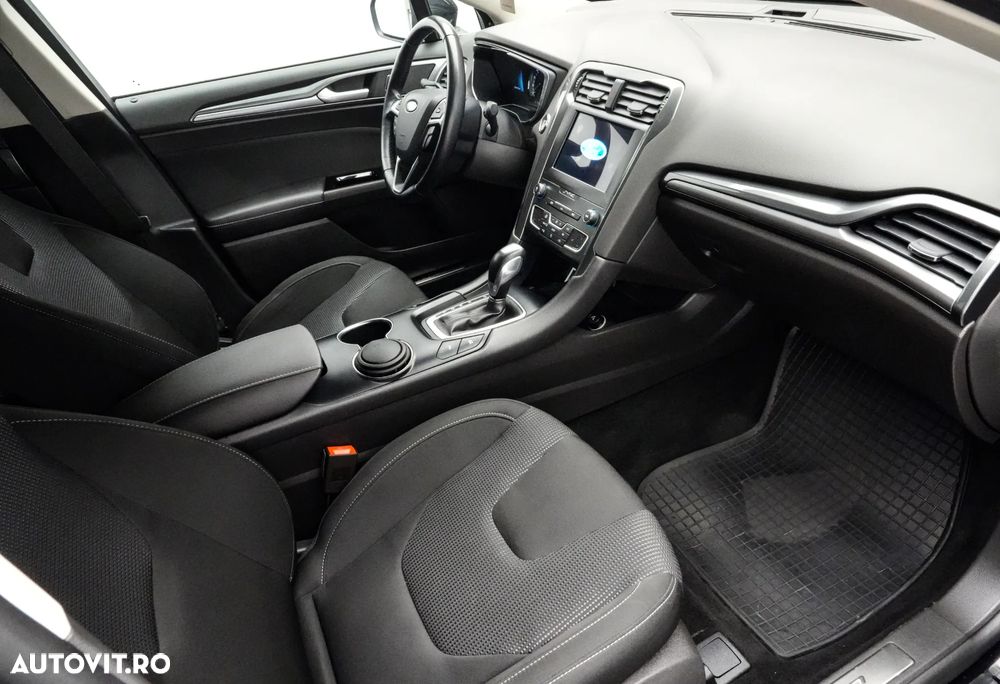 Ford Mondeo 2.0 HEV Titanium - 13
