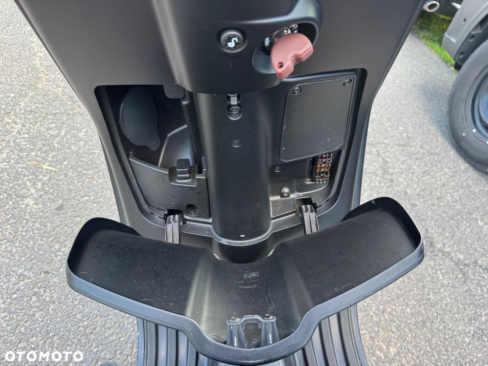 Piaggio Vespa - 10