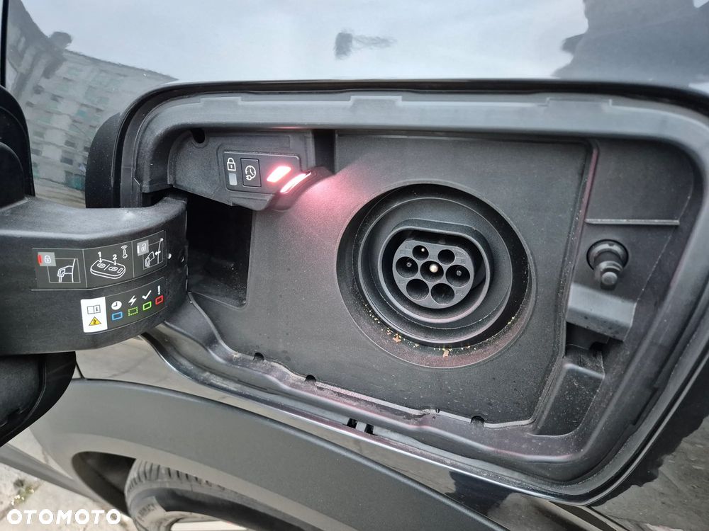 Peugeot 3008 195 e-DSC7 GT EXCLUSIVE - 31