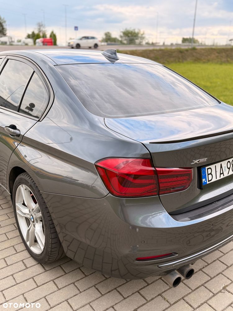 BMW Seria 3 330i xDrive - 6