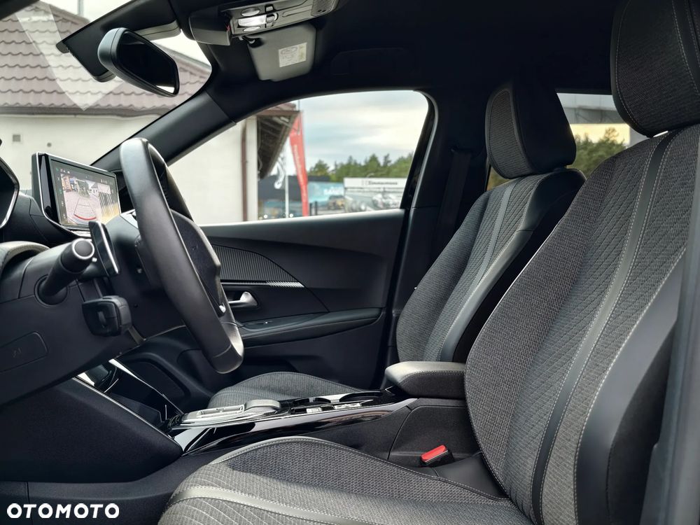 Peugeot 2008 PureTech 130 Allure S&S EAT8 - 28