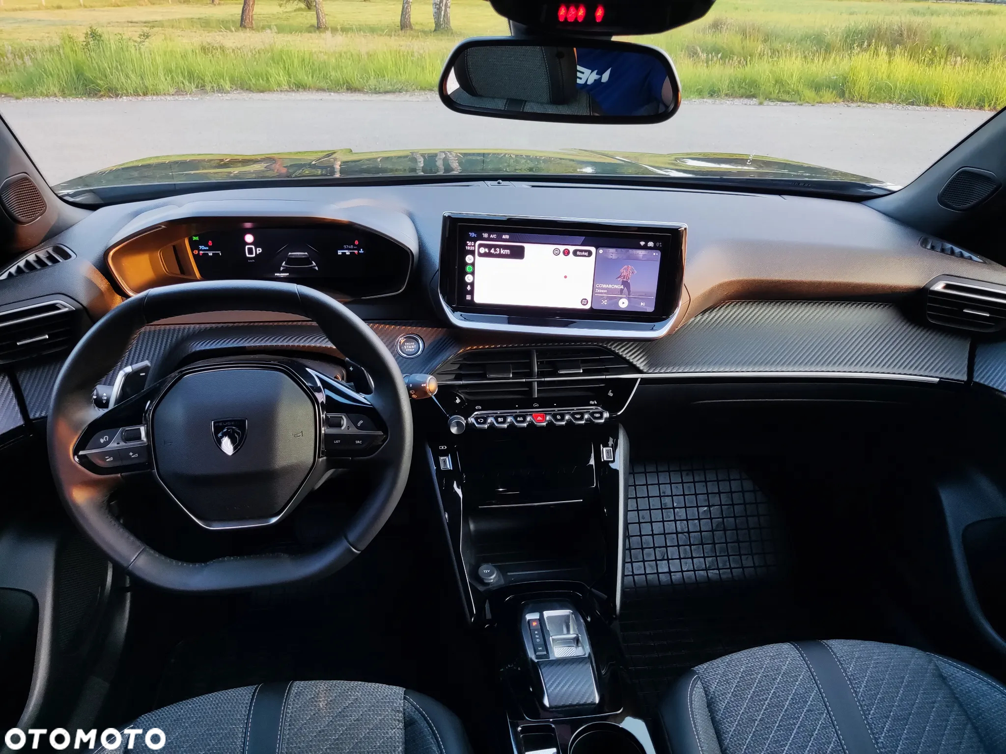 Peugeot 2008 1.2 PureTech Allure S&S EAT8 - 11