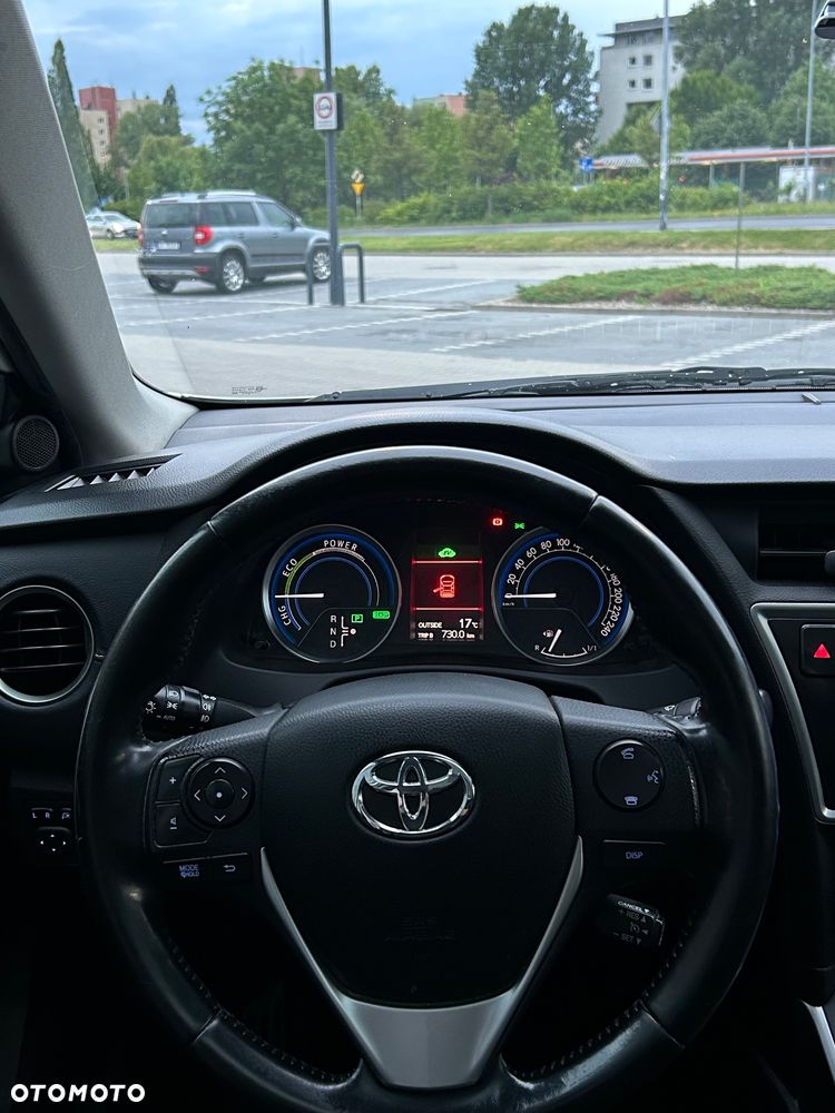 Toyota Auris Hybrid 135 Prestige - 23