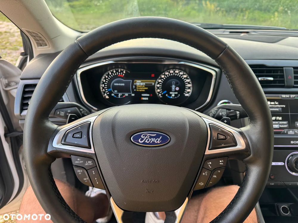 Ford Mondeo 2.0 EcoBoost Titanium - 23