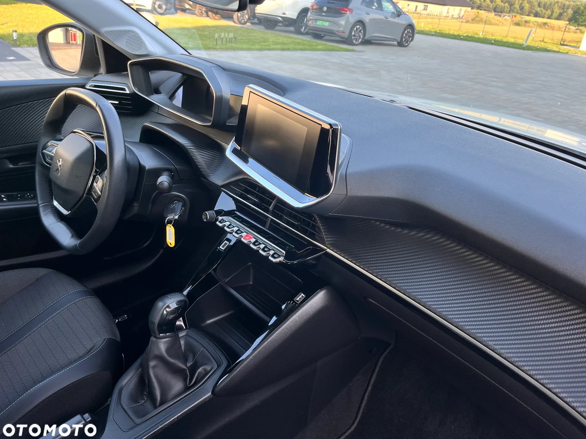 Peugeot 208 - 15