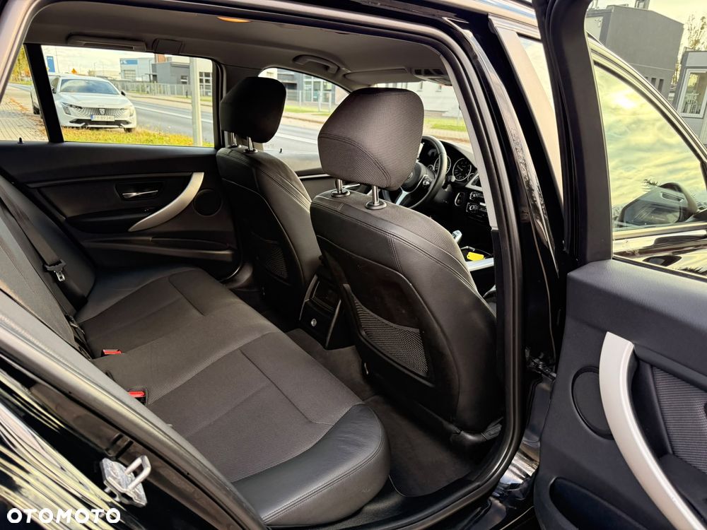 BMW Seria 3 318d Sport Line - 18