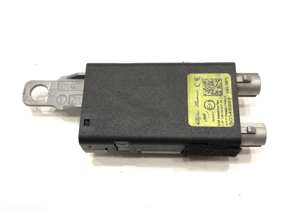 WZMACNIACZ ANTENOWY  ALFA ROMEO STELVIO (949_) 2016 - 2022 2.0 (949AXA2A) 206 kW [280 KM] benzyna - 1