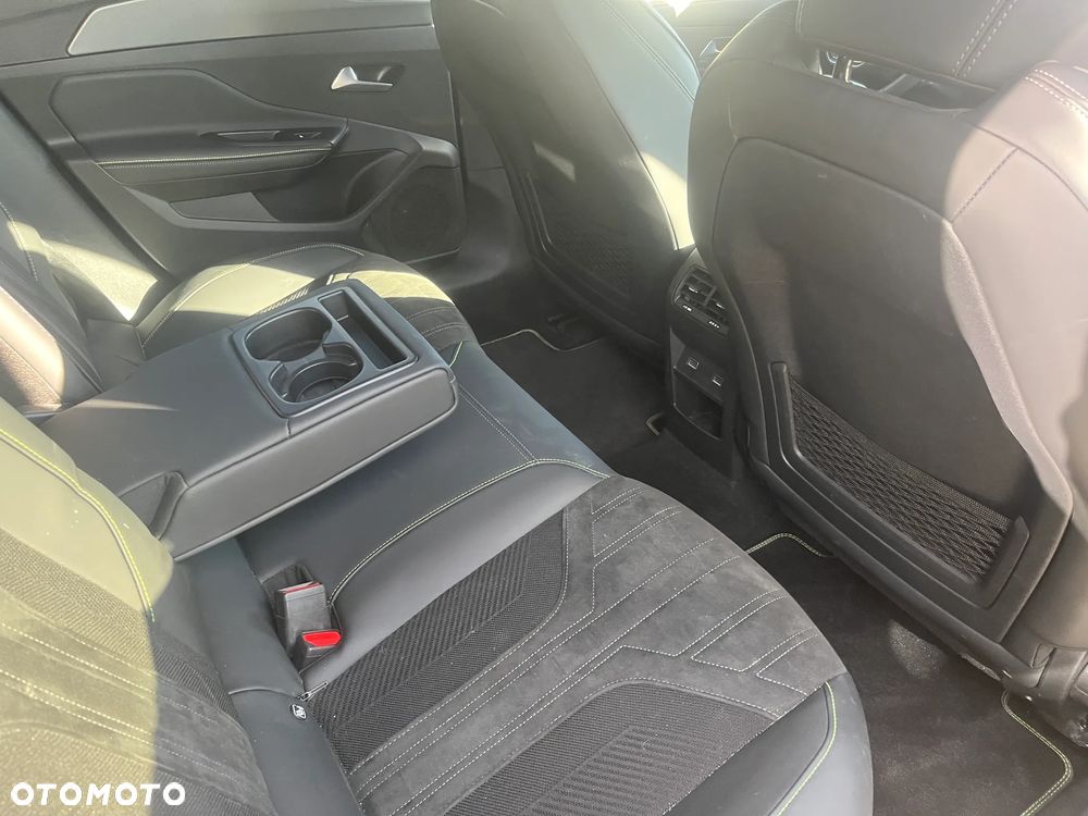 Peugeot 408 1.2 PureTech GT S&S EAT8 - 11