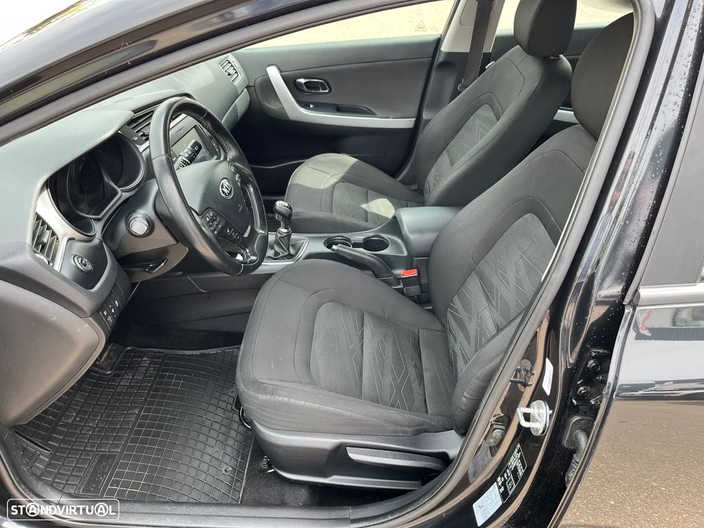 Kia Ceed SW 1.6 CRDi Nav Line - 10