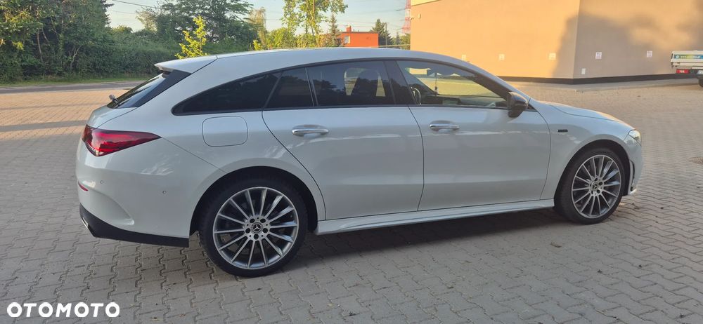 Mercedes-Benz CLA 250 e 8G-DCT AMG Line - 5