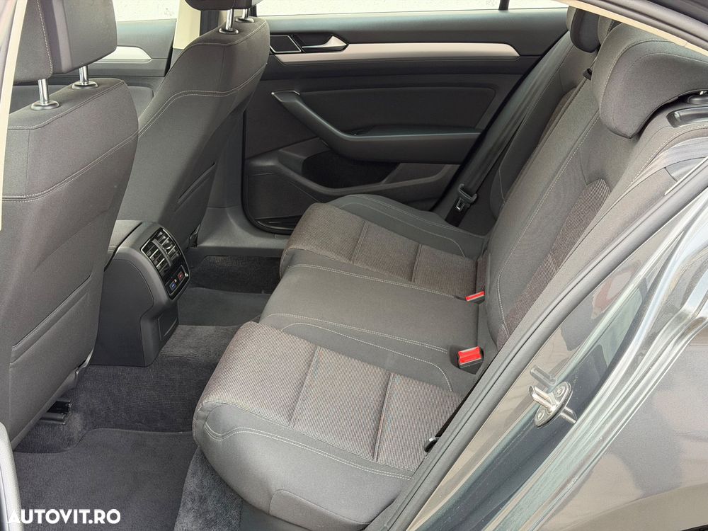 Volkswagen Passat 1.6 TDI SCR DSG Comfortline - 8