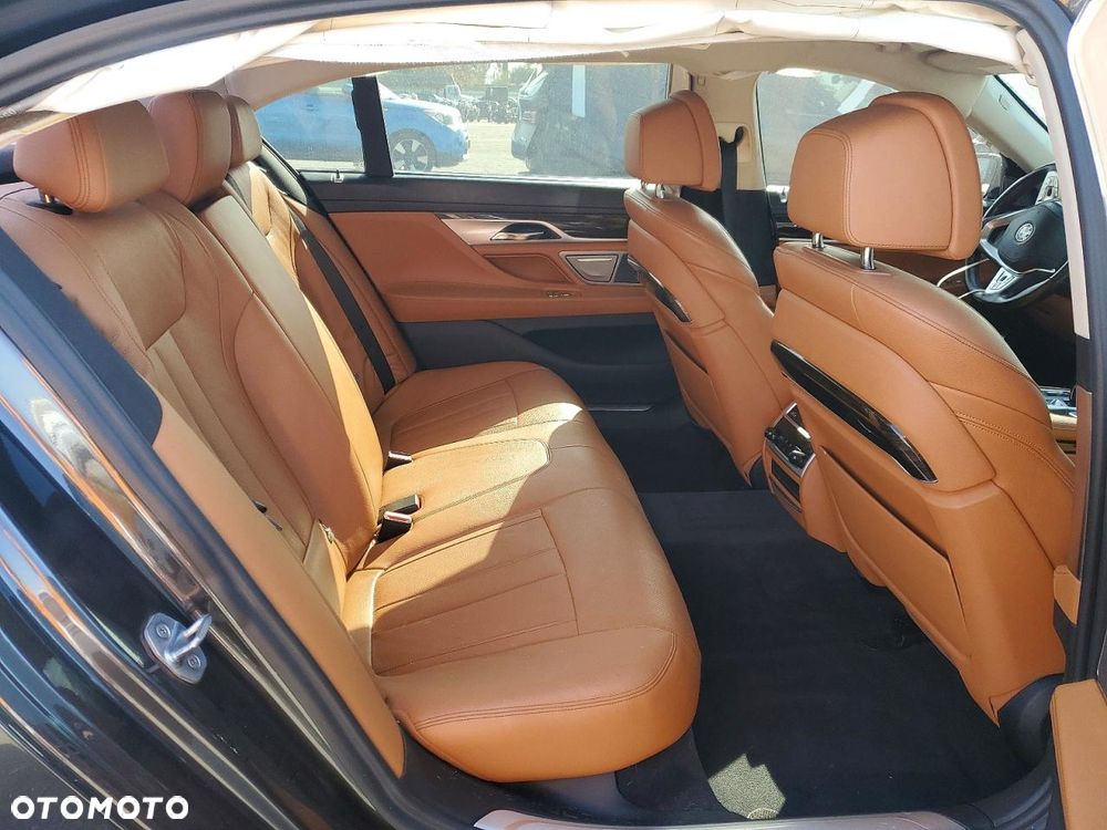 BMW Seria 7 - 11