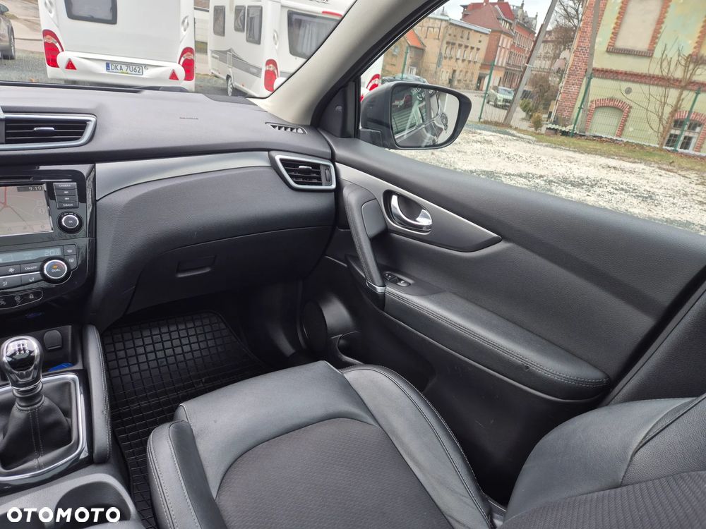Nissan Qashqai - 25