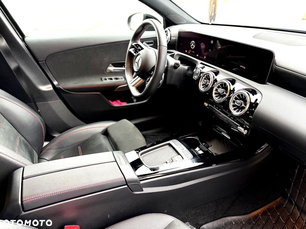 Mercedes-Benz Klasa A 250 4-Matic AMG Line 8G-DCT - 2