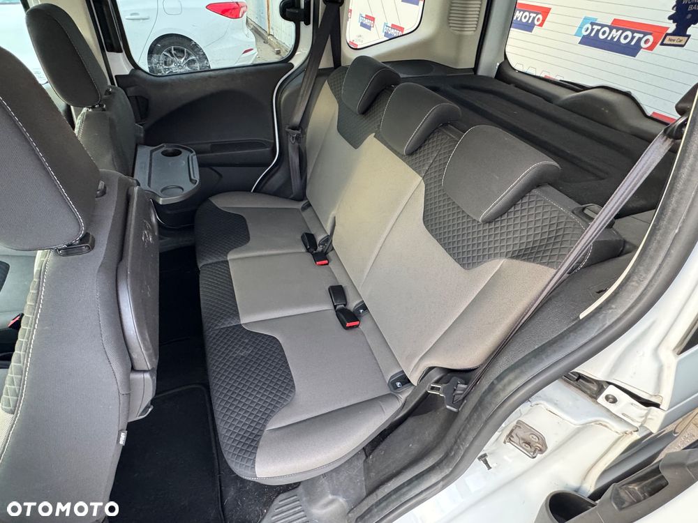 Ford Tourneo Courier 1.0 EcoBoost S&S Titanium - 22