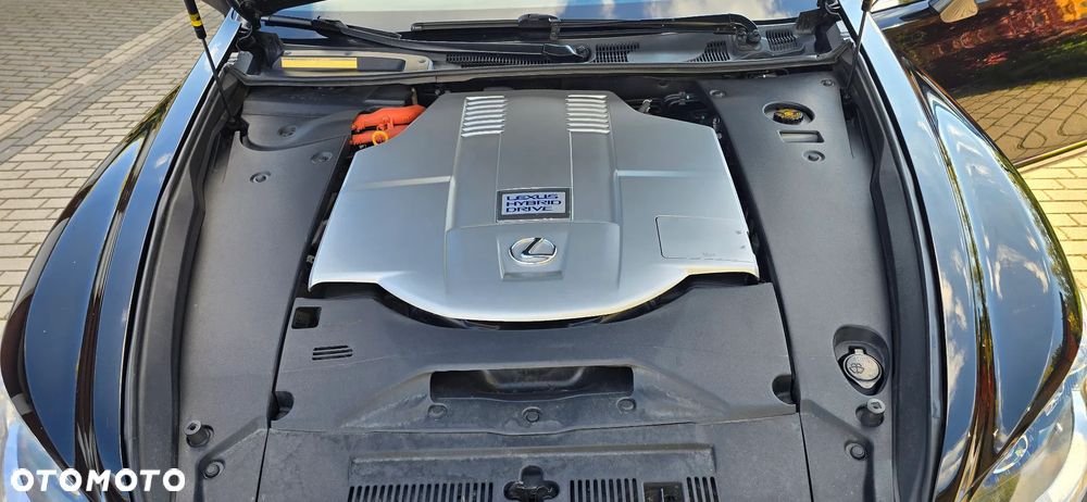Lexus LS - 12