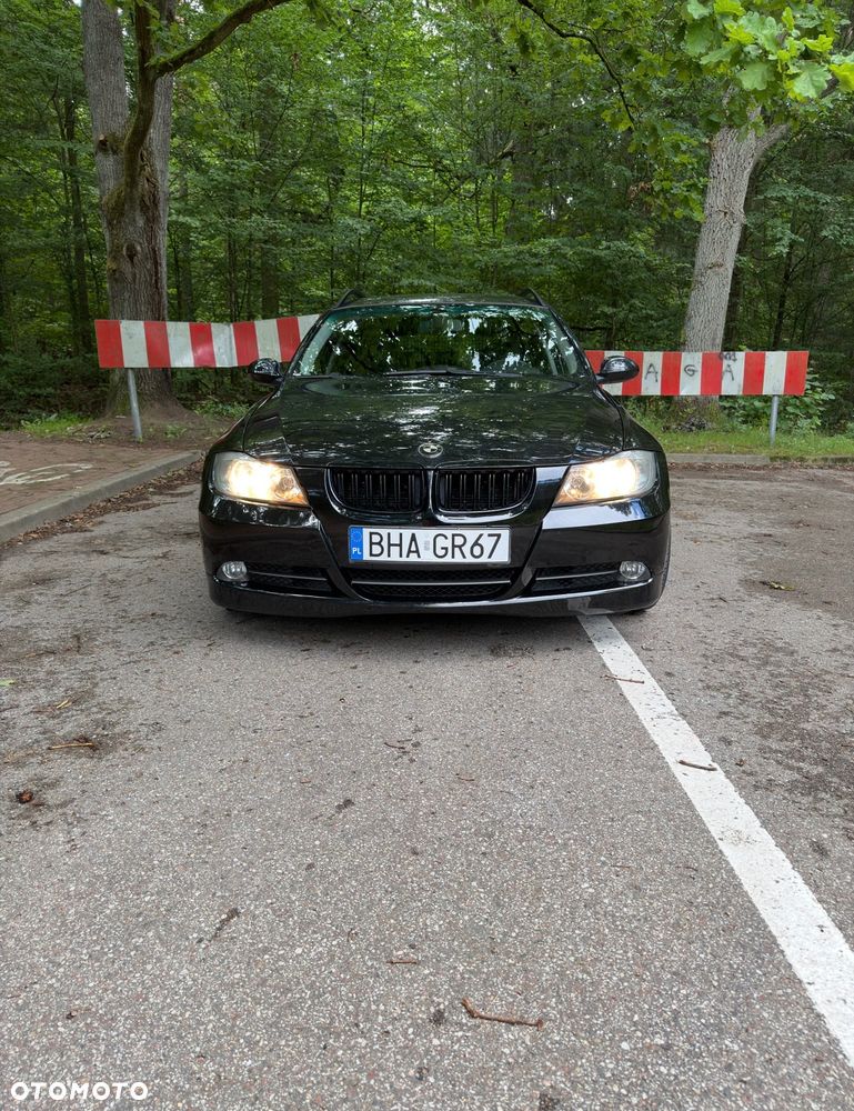 BMW Seria 3 330i - 1