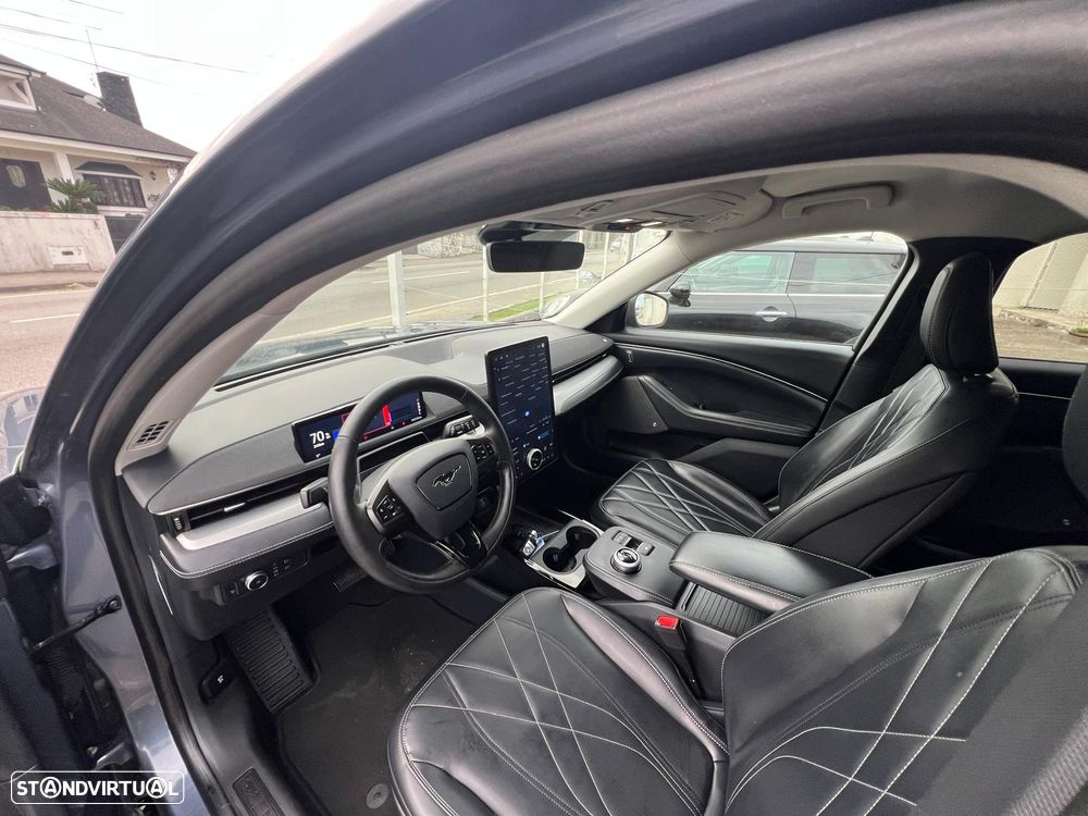 Ford Mustang Mach-E 75.7 kWh Base - 17