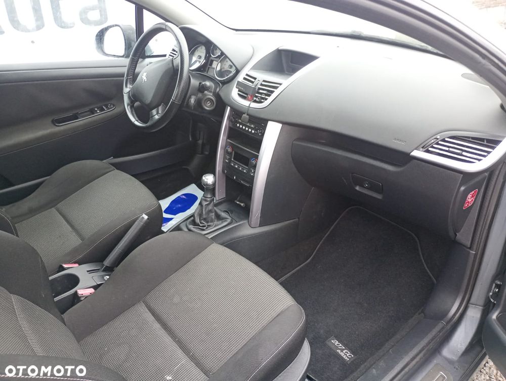 Peugeot 207 CC - 15