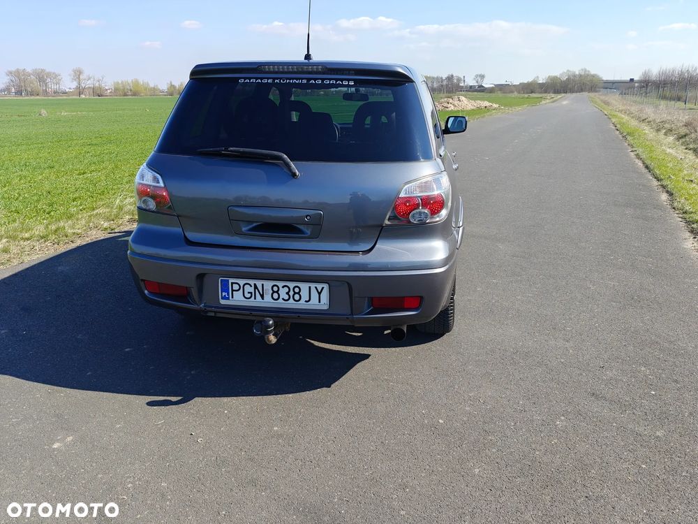 Mitsubishi Outlander 2.0 Turbo - 5