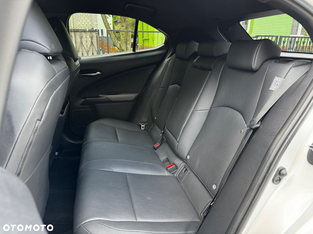 Lexus UX - 11