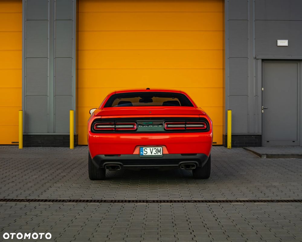 Dodge Challenger 5.7 R/T - 4
