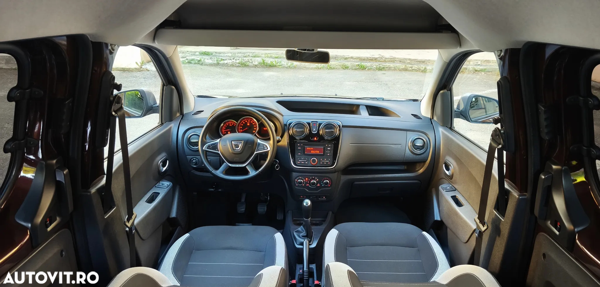 Dacia Dokker 1.6 SCe Stepway - 8