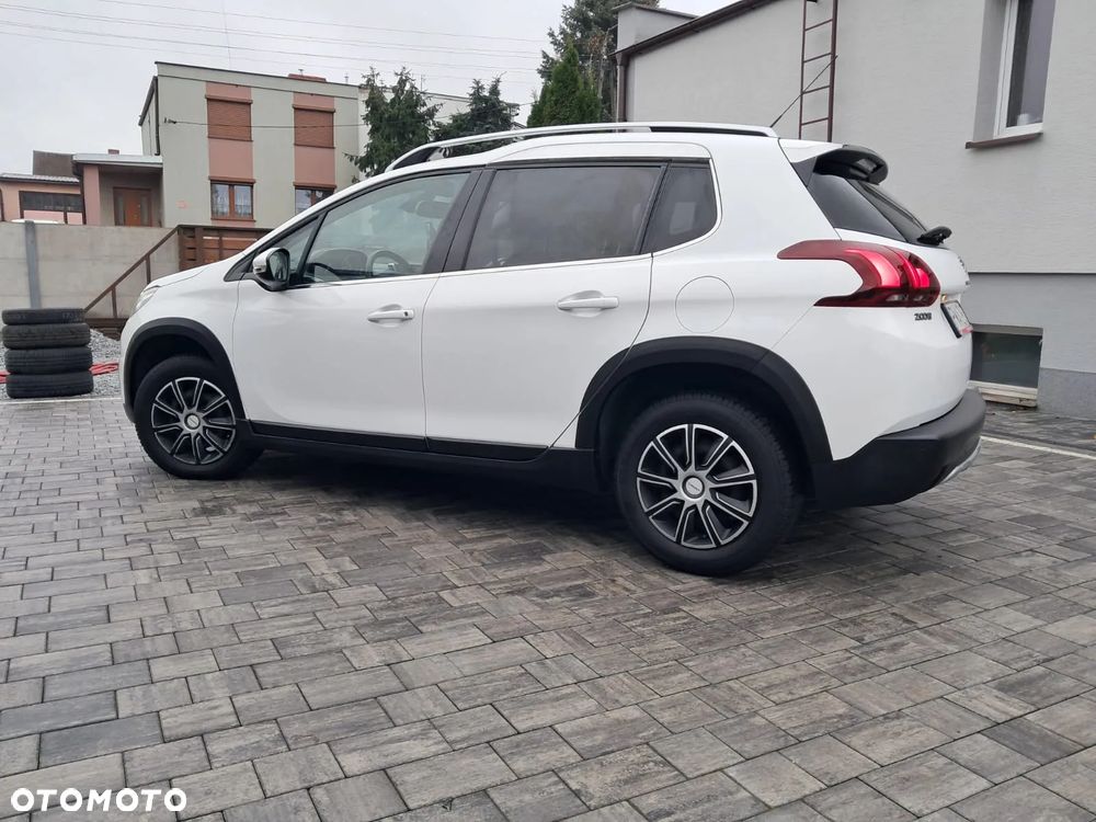 Peugeot 2008 1.2 Pure Tech Active S&S - 12