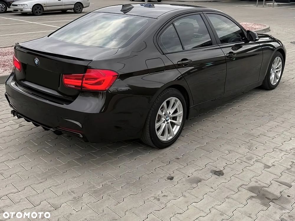 BMW Seria 3 320i xDrive - 4