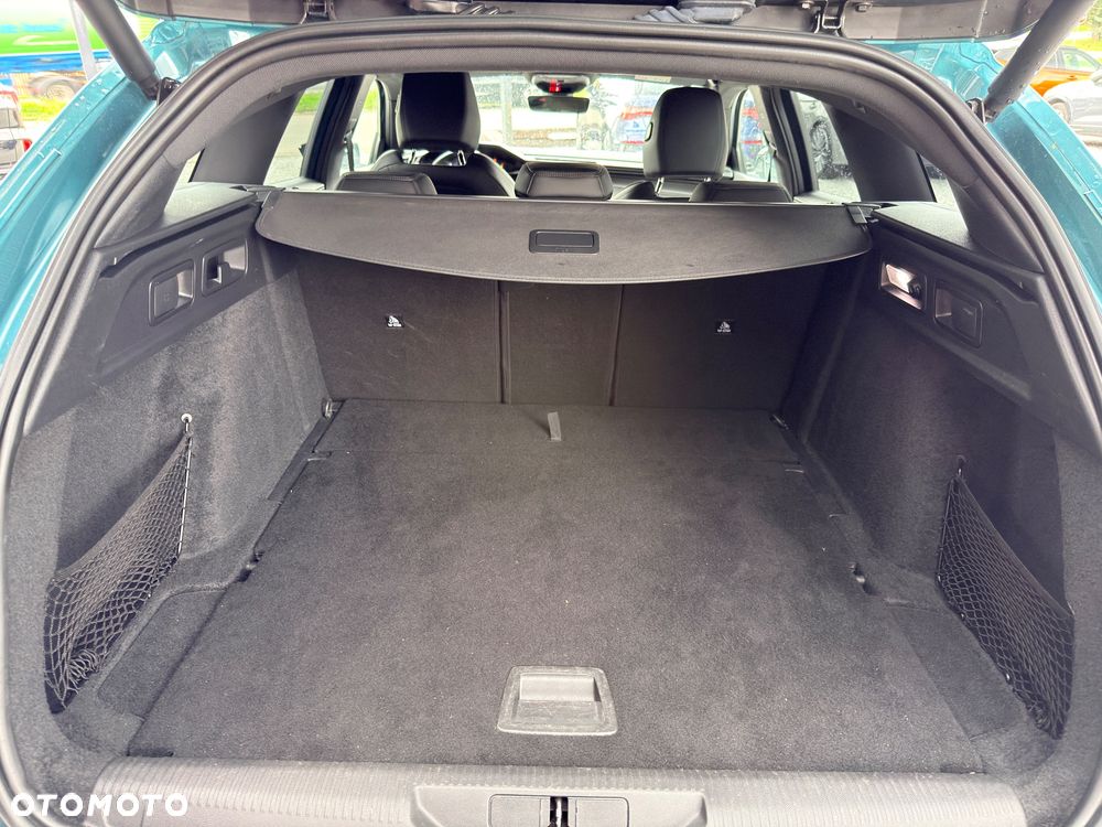 Peugeot 308 BlueHDi 130 EAT8 GT EXCLUSIVE - 12
