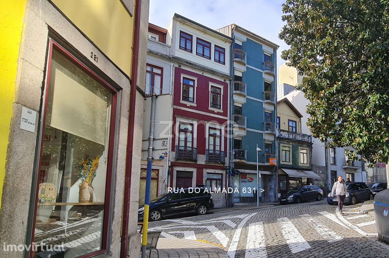 Apartamento T1 duplex mezzanine na Rua Almada Porto (fração H) - Grande imagem: 4/8