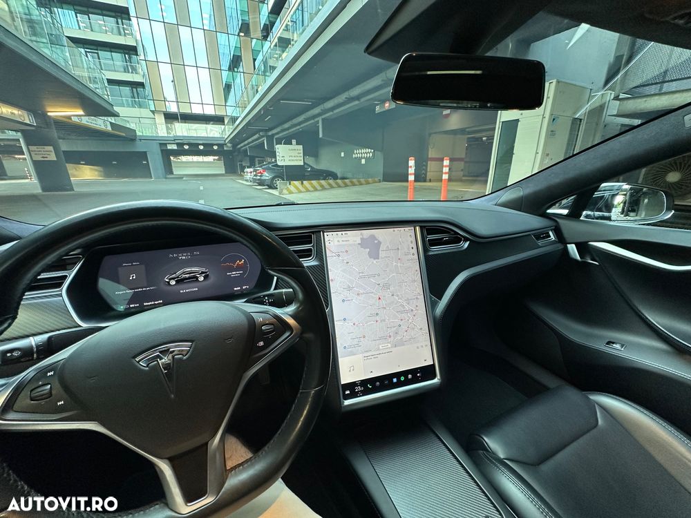 Tesla Model S - 6