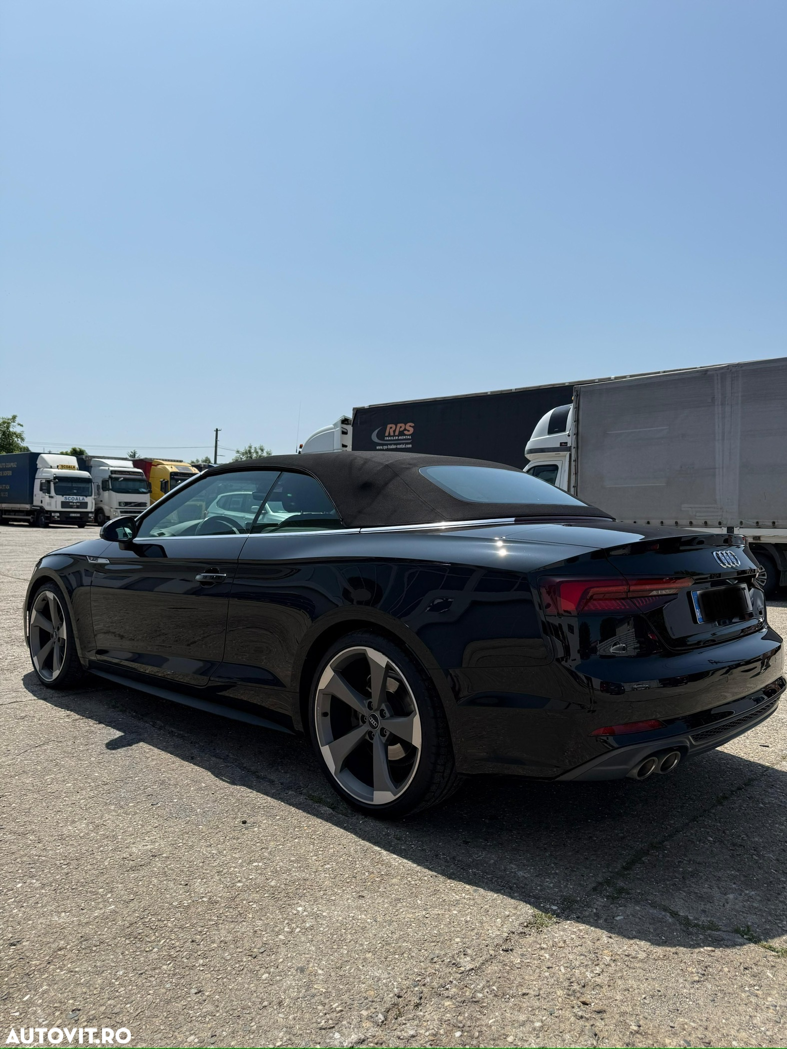 Audi A5 Cabrio 2.0 TDI quattro S tronic design - 2